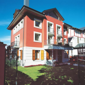 Отель Apartamentos la Torreta del Llac  Пучсерда